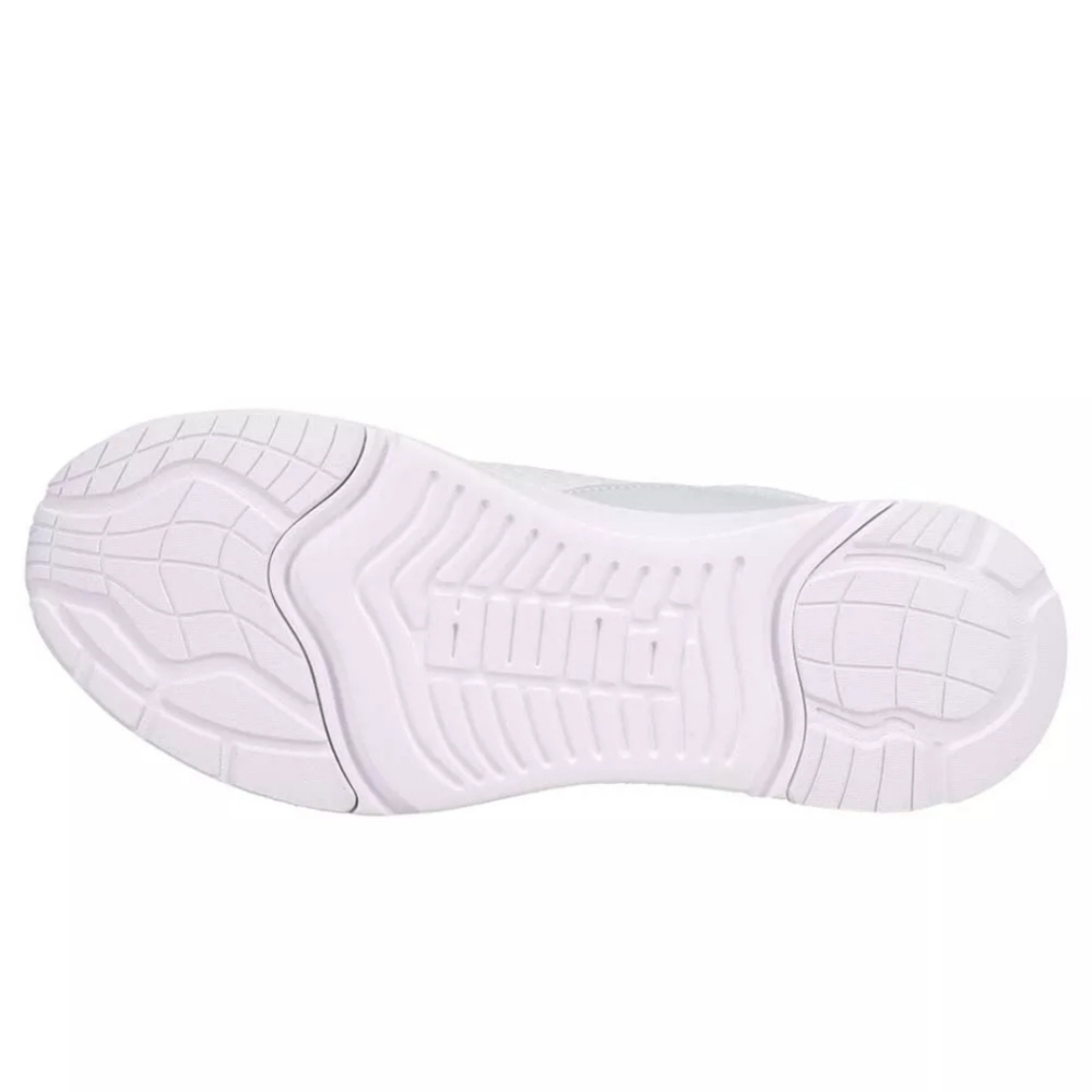 New with box Puma grey and white size 8 womens shoes